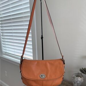 Vintage Coach Tan Pebbled Leather Legacy Flap Shoulder Bag F15170